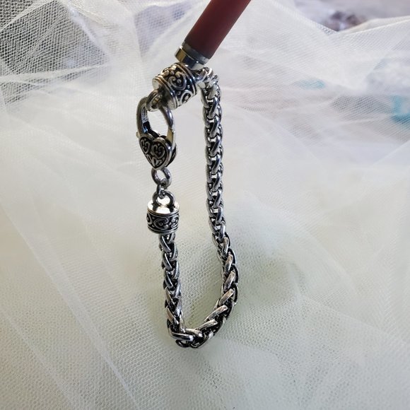 7.5" Antiqued Silver Tone Wheat Chain Bracelet with Heart Shaped Lobster… - Picture 2 of 12